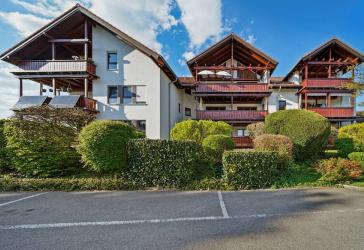Charmante 2,5 Zimmer-Maisonette-Wohnung in FN - Fischbach mit See- und Bergsicht