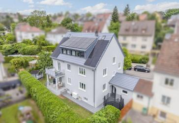 Historischer Charme trifft moderne Technik - umfassend saniertes Zweifamilienhaus