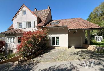 Traumhaftes Einfamilienhaus mit weitläufigem Garten und Garage in ruhiger Lage von Scheidt