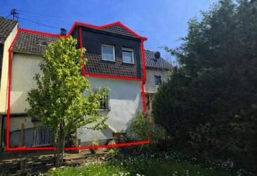 Zwei Chancen in einem Angebot: Wohnhaus + eigener Bauplatz in Eitorf