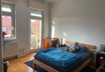 WG Zimmer in 2er Frauen WG mit Top Lage und Balkon. Teilmöbliert. Nur für Frauen.