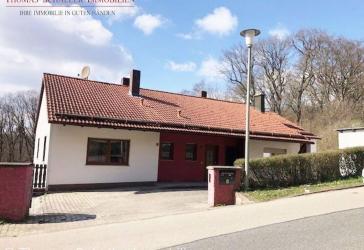 Schönes EFH mit überdachten Pool zur Kapitalanlage oder Selbstnutzung