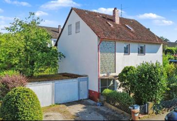 Attraktives Mehrfamilienhaus mit 3 Wohneinheiten in Rothaurach bei Roth