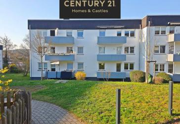 Sonnige, modernisierte 4-ZKB-Wohnung mit Balkon und Einbauküche ab Juni zu vermieten