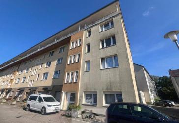4-Zimmer-EG-Wohnung mit Terrasse, eigenem Eingang und sehr guter Verkehrsanbindung