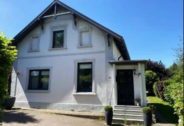 Altbau auf Traumgrundstück auf der Grenze zu Hamburg