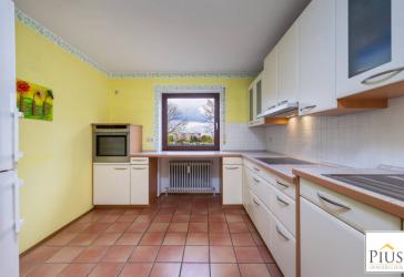 Selbstbezug oder Kapitalanlage? Ruhig und bezugsfrei mit Südbalkon, inkl. Küche und Tiefgaragen-Box!