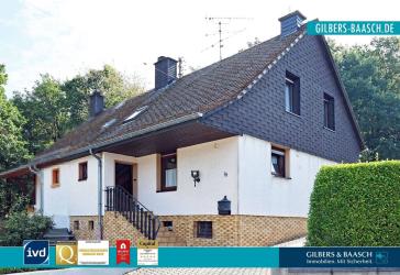 Trier-Ehrang: Einseitig angebautes Einfamilienhaus mit Doppelgarage und eigenem Garten