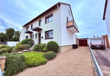 Pattensen liebevolle DHH mit 2 Vollgeschossen, überdachte Terrasse, Keller und Garage in ruhiger Lage und Grünoase??