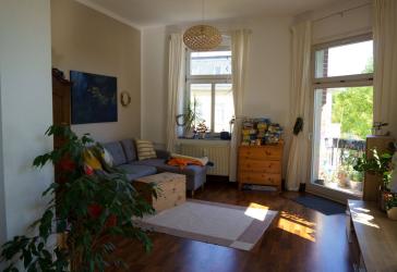 Großzügige 4-Zimmer-Altbauwohung mit Ausblick und 2 Balkonen