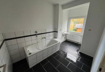 hübsche 3-Raumwohnung im schönen Regis-Breitingen