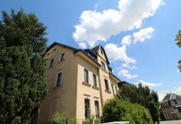 Schöne 4-Raumwohnung im Erdgeschoss mit Stellplatz und Einbauküche!