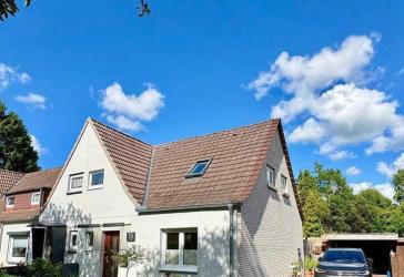Modernisiertes Reihenendhaus in ruhiger Lage