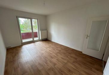 Schnell sein! Helle 3-Zimmer-Wohnung mit Balkon im Erdgeschoss!