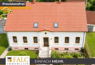 Provisionsfrei. Charmante Doppelhaushälfte mit großem Garten und vielfältigen Entwicklungspotential