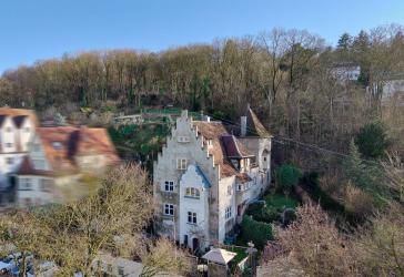 Historische Denkmalschutz-Villa in Esslingen - 3 Wohneinheiten, Ferienapartments & Werkstatt