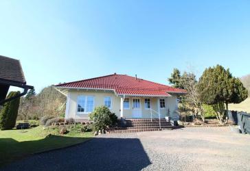 Tolles Einfamilienhaus mit Wohnbungalow auf großem Grundstück in herrlicher Lage