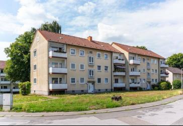 Hochparterre mit Balkon und gutem Schnitt!