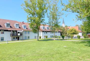 Renovierte DG-Wohnung in ruhiger grüner Lage mitten im historischen Ortskern von Riem, Whg.-Nr. 201