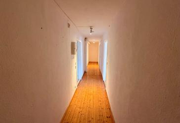 Schöne ruhige zwei Zimmer Altbauwohung
