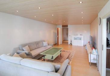 Großzügiges Familienglück: 5 Zimmer mit Weitblick, Aufzug und eigener Garage!