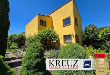 Großzügiges Reihenendhaus in Büttelborn mit Teich und Garagen