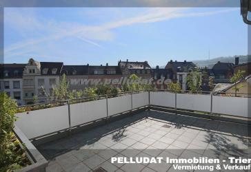 Trier-Alleenring: 5 ZKB-Maisonette-Wohnung mit einzigartigem Studio, Balkon und PKW-Stellplatz