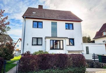 Attraktives Wohnhaus für die große Familie mit Garten und Garage in Kaufungen