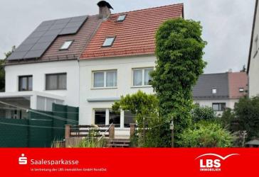 DHH mit viel Platz im Rosengarten