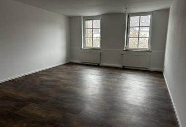 Frisch sanierte 4-Zimmer-Eigentumswohnung in zentraler Marktplatzlage von Schweinfurt