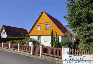 Ruhige Randlage trifft Wohnkomfort - EFH mit Garten & Pavillon