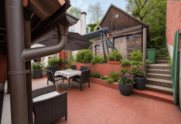 Sanierungsbedürftiges Mehrfamilienhaus mit Gewerbe & Garten - attraktives Investmentobjekt