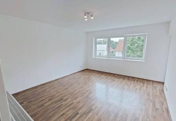 RENOVIERT: Große 3-Zimmer-Wohnung mit Balkon und EBK