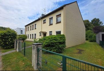 4,5-Zimmer-Wohnung in ruhiger Lage mit sehr großem Garten!