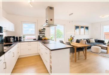 ~~ Modernes und helles Wohnen inkl. TG & EBK mit 2 Bädern, barrierefrei, Energiewert A+ und Weitblick vom Südwest-Balkon!!