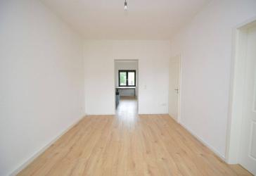 Helle, sehr zentral gelegene 3-Zimmerwohnung mit Garage!