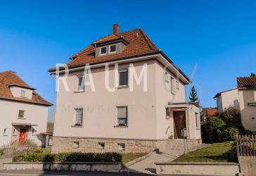 Gepflegtes Mehrfamilienhaus mit drei Wohneinheiten mit Garten in ruhiger Lage von Rödental-Oeslau