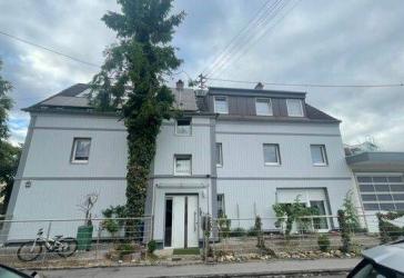 **Solide Anlage in Augsburg-MFH-8 Whg**