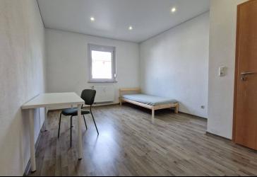 AnzeigeMöbliertes Zimmer in 4er WG I Furnished room in 4 -person shared
