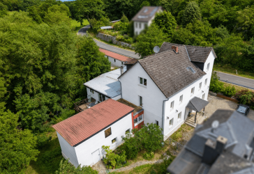 Großzügiges Wohn- und Entwicklungspotenzial in idyllischer Lage mit sehr guter Anbindung!