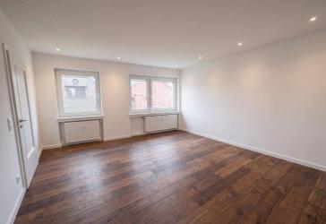 4 Zimmer Wohnung mit Balkon