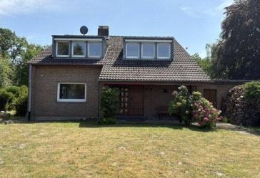 Freistehendes Einfamilienhaus auf einem sehr schönen Grundstück in Krefeld-Forstwald