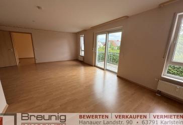 Betreutes Wohnen: barrierefreie 3-Zi.-OG-Wohnung mit Aufzug, 2 Balkonen & EBK in zentraler Lage