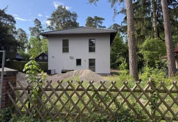 Modernes Zweifamilienhaus in ruhiger Wohnlage ***große Terrasse***EBK***Kfz***