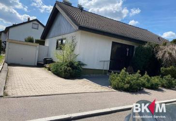 Gepflegter Bungalow mit großem Garten in ruhiger Lage