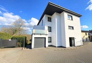 RS-Südbezirk: Für Investoren: Top Eigentumswohnung mit Fernblick und Balkon