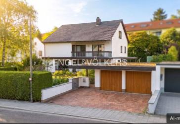Großzügiges Einfamilienhaus mit außergewöhnlicher Nutzungsvielfalt - eine Rarität im Regensburger Süden