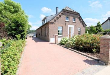 Historisches Bauernhaus mit rund 19000 m² Grundstück für Pferde- und Naturliebhaber