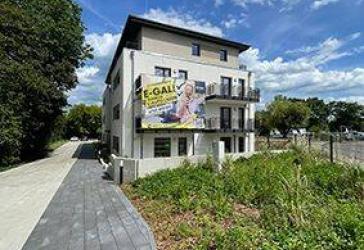 *** NEUBAU * 2 Zimmer *Stellplatz * Balkon * Wärmepumpe / Kühlung ***