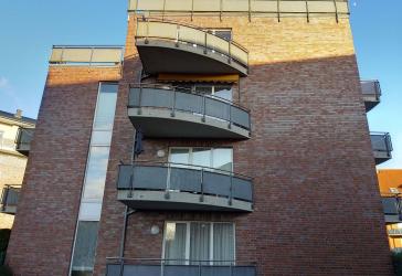Moderne 2 1/2-Zimmer-Wohnung mit 2 Balkonen